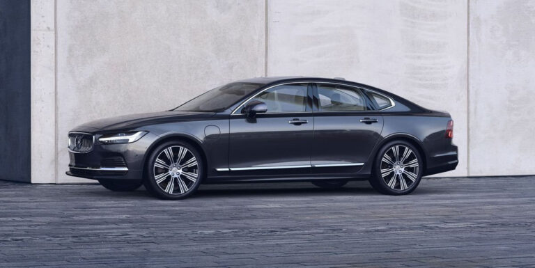 Sedan hạng sang – Cuộc chơi giờ mới bắt đầu…