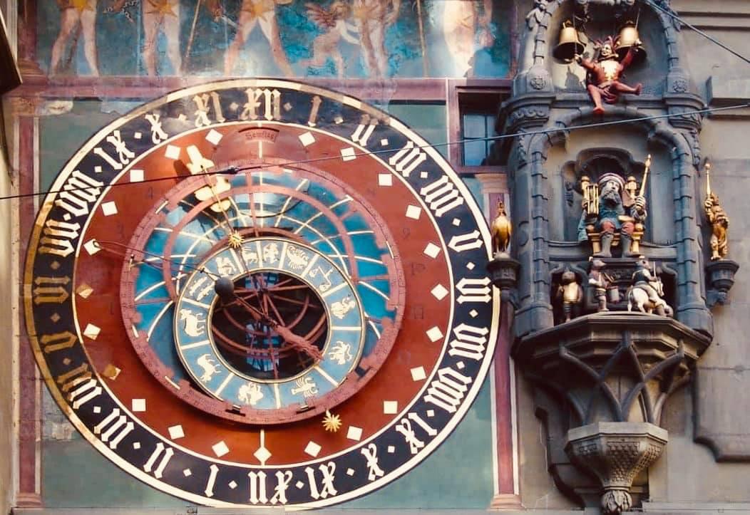 Tháp đồng hồ Thiên Văn Zytglogge Astronomy thế kỷ XIII ở Bern