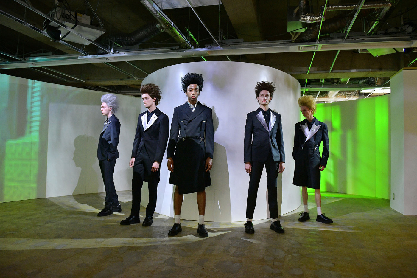 BST Comme des Garçons Xuân Hè 2021 – Những chiến binh ánh kim