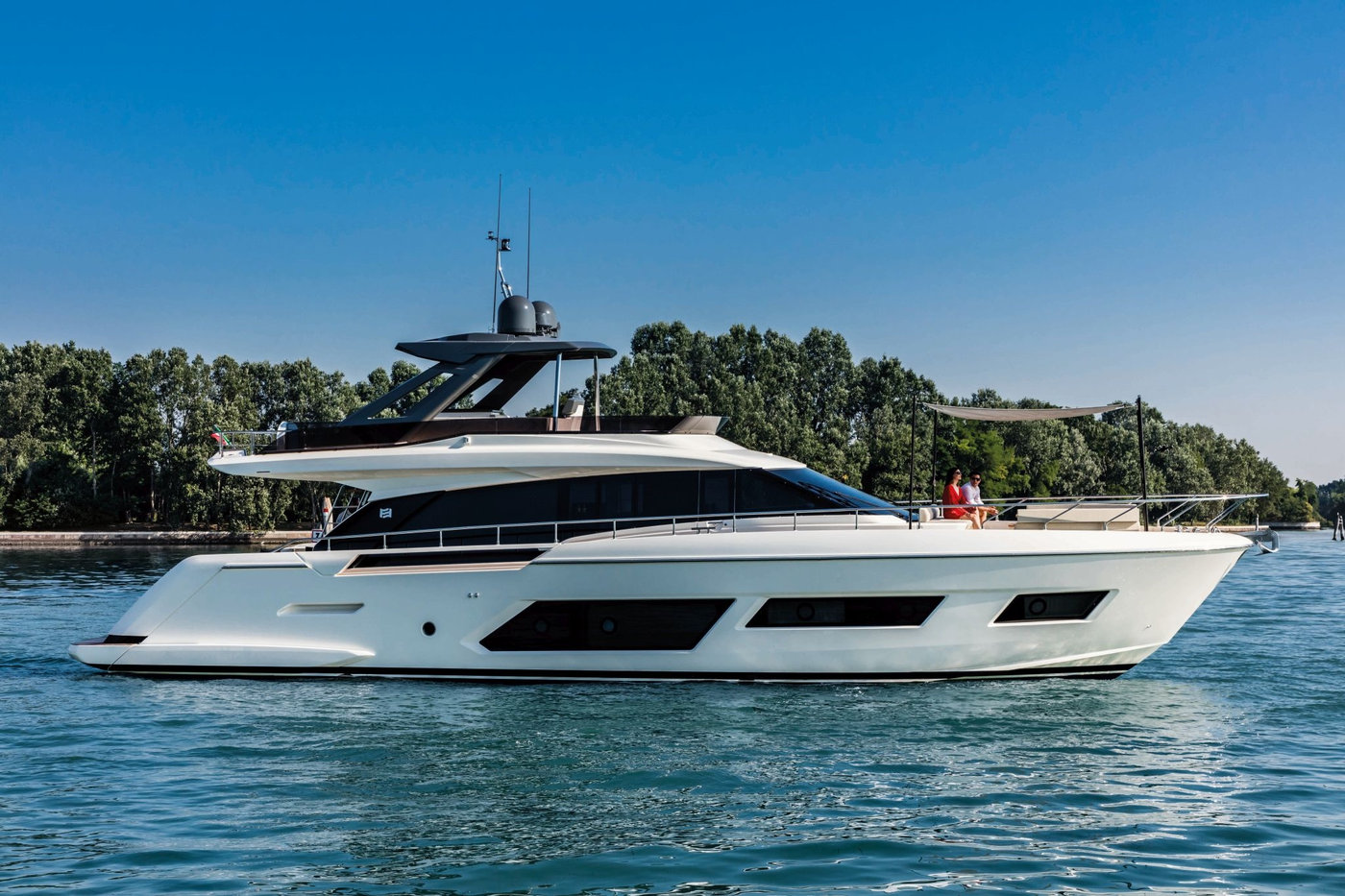 Du thuyền Ferretti Yachts 670 đầu tiên đã cập bến Đài Loan