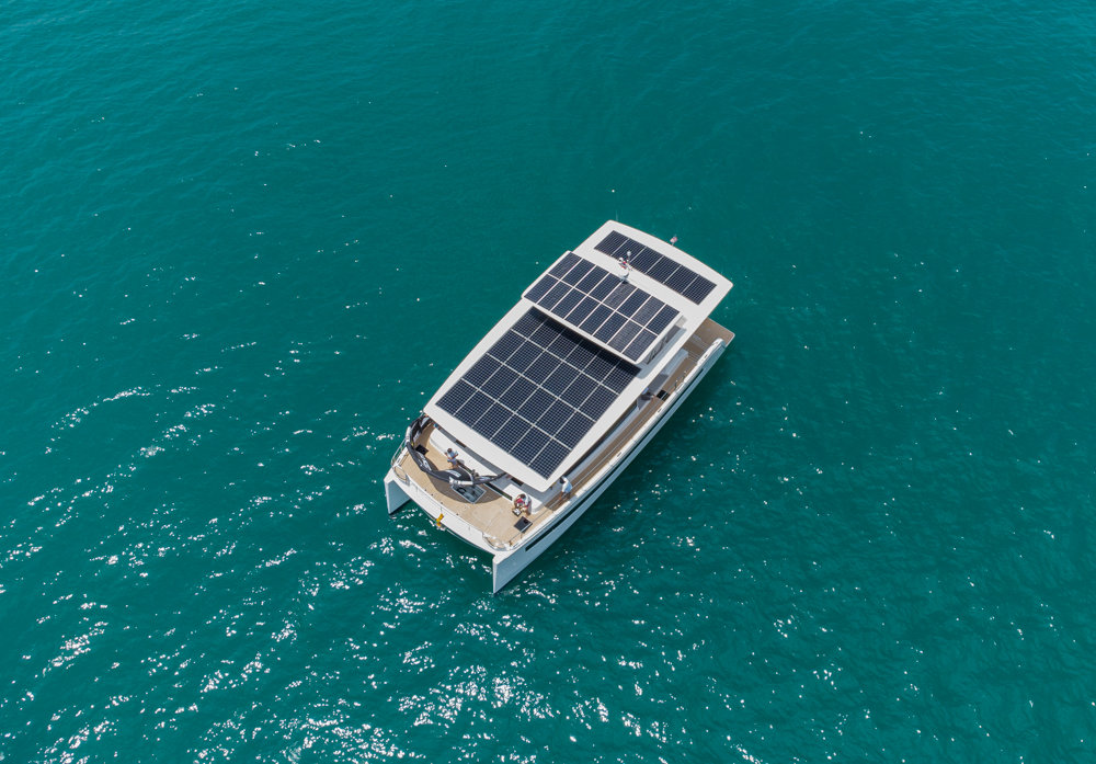 Hạ thủy catamaran dùng năng lượng mặt trời Silent 60 tại Thái Lan