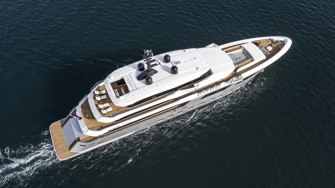Soi cận cảnh siêu du thuyền Gulf Craft Majesty 175 từ UAE