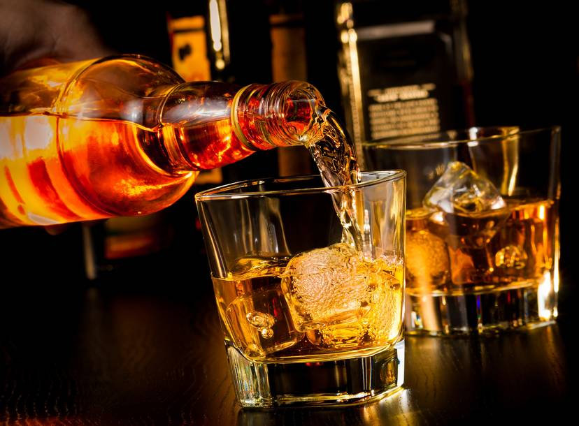 Một số dáng ly whiskey nâng cao trải nghiệm lên một mức độ mới
