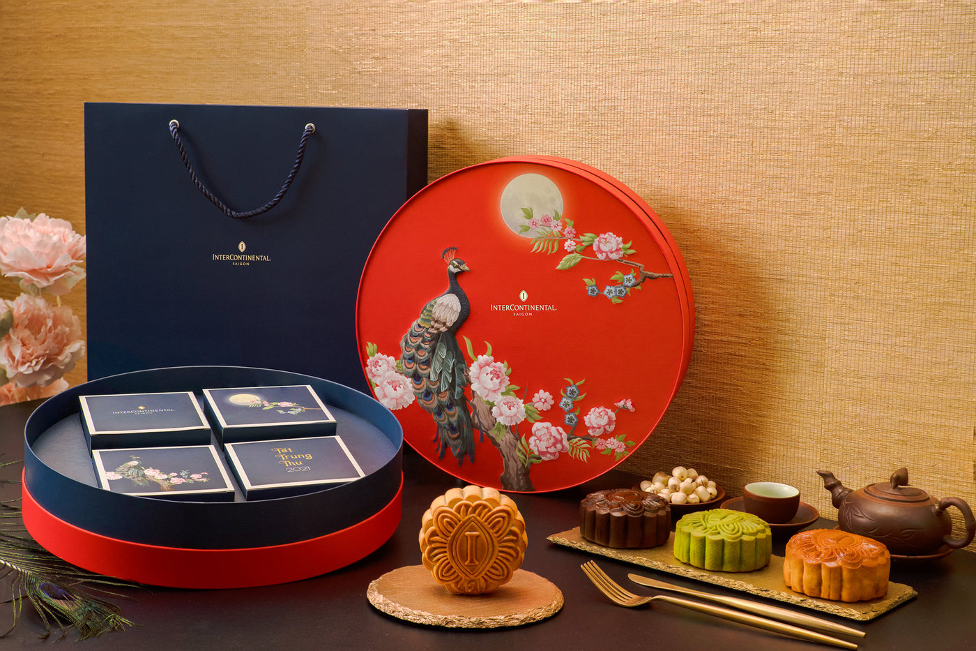 InterContinental Saigon mở đơn đặt BST Khổng Tước Trông Trăng