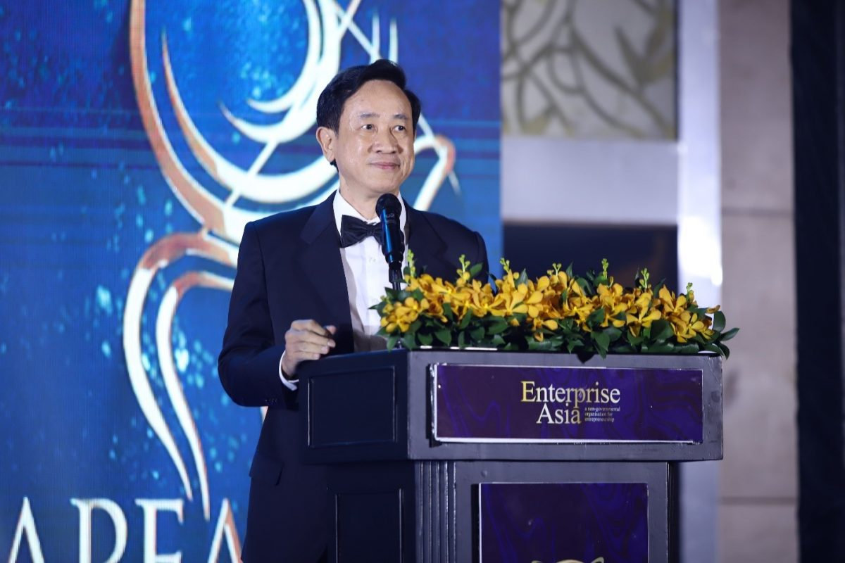 "Nhìn vào lãnh đạo, có thể biết được phần nào văn hoá kinh doanh của doanh nghiệp đó!"