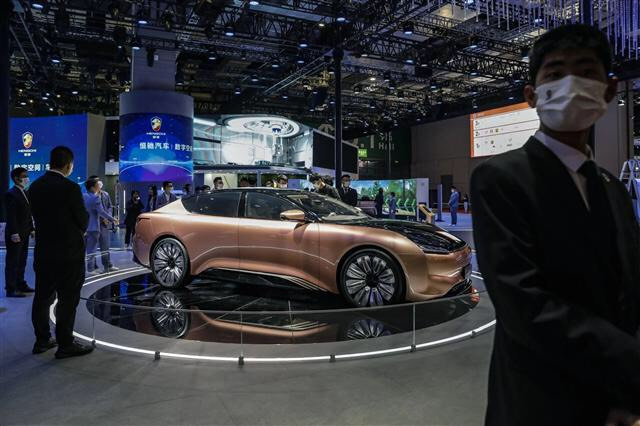 Evergrande tuyên bố đánh bại Tesla, nhưng hiện lỗ 740 triệu USD, chưa bán được chiếc xe nào