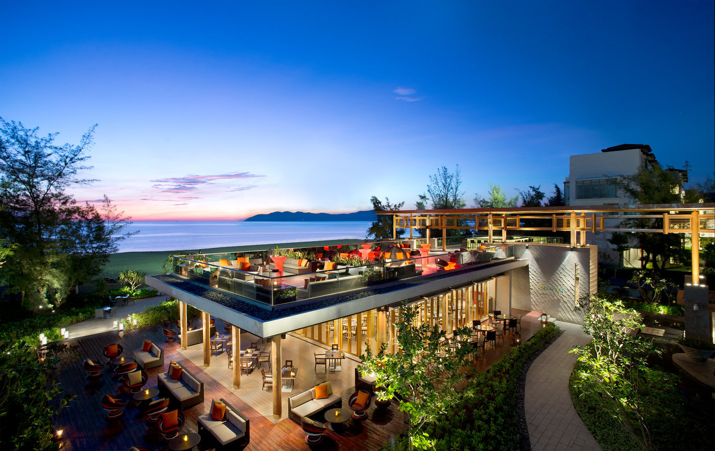 Đắm mình trong mùa lễ hội an yên tại Banyan Tree và Angsana Lăng Cô