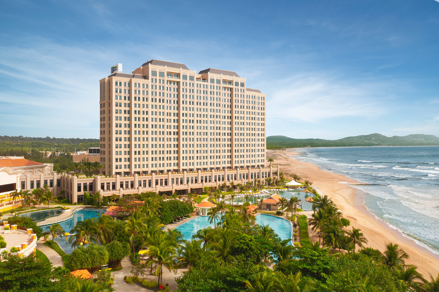 Khai trương Holiday Inn Resort tại khu phức hợp nghỉ dưỡng The Grand Ho Tram Strip