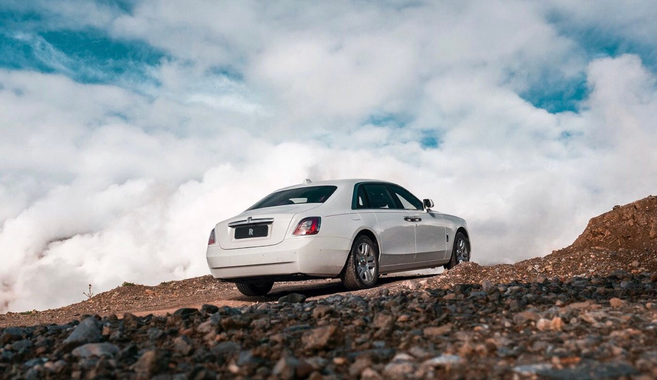 Cảm giác của bạn sẽ như thế nào khi lần đầu cầm lái một chiếc Rolls-Royce?