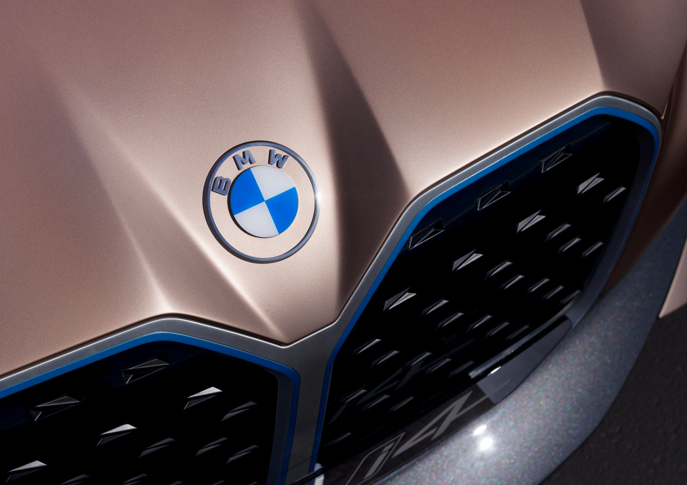 BMW báo cáo lợi nhuận đạt mức cao nhất mọi thời đại trong năm 2021