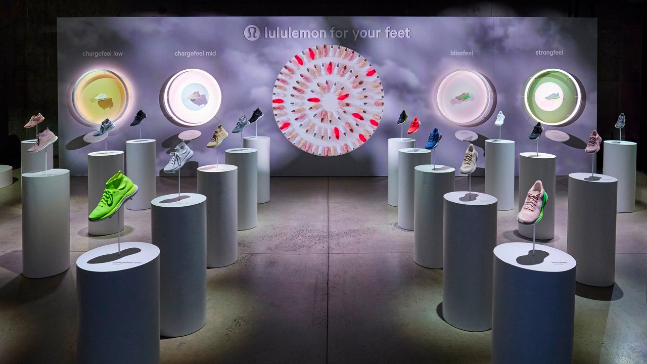 Lululemon ra mắt danh mục giày dép cạnh tranh với Nike và Adidas