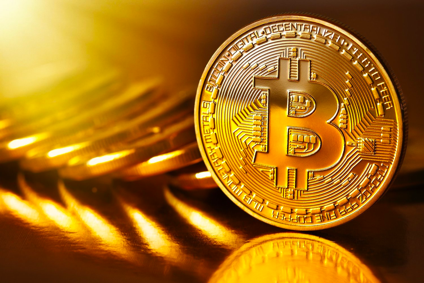 Bitcoin leo lên đỉnh đạt mức 48.000 USD rồi lại nhanh chóng trượt giá xuống