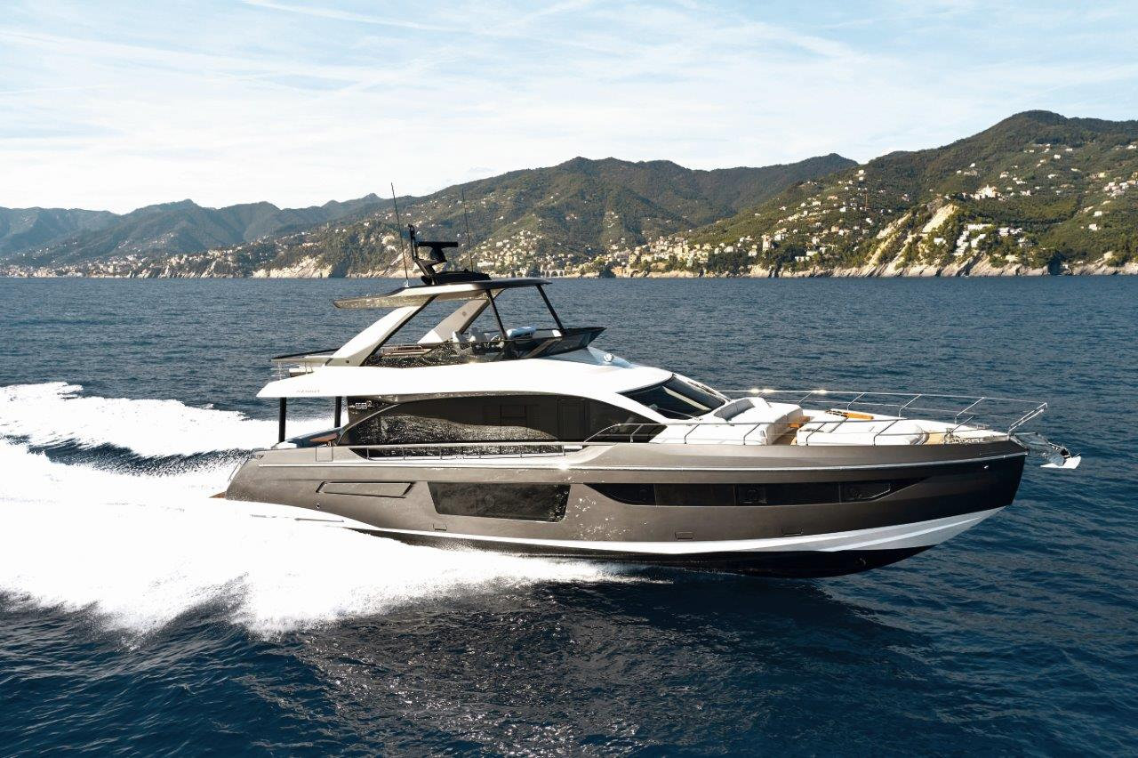 Azimut 68 Flybridge mới cho gia đình với thiết kế thông minh, tiết kiệm nhiên liệu