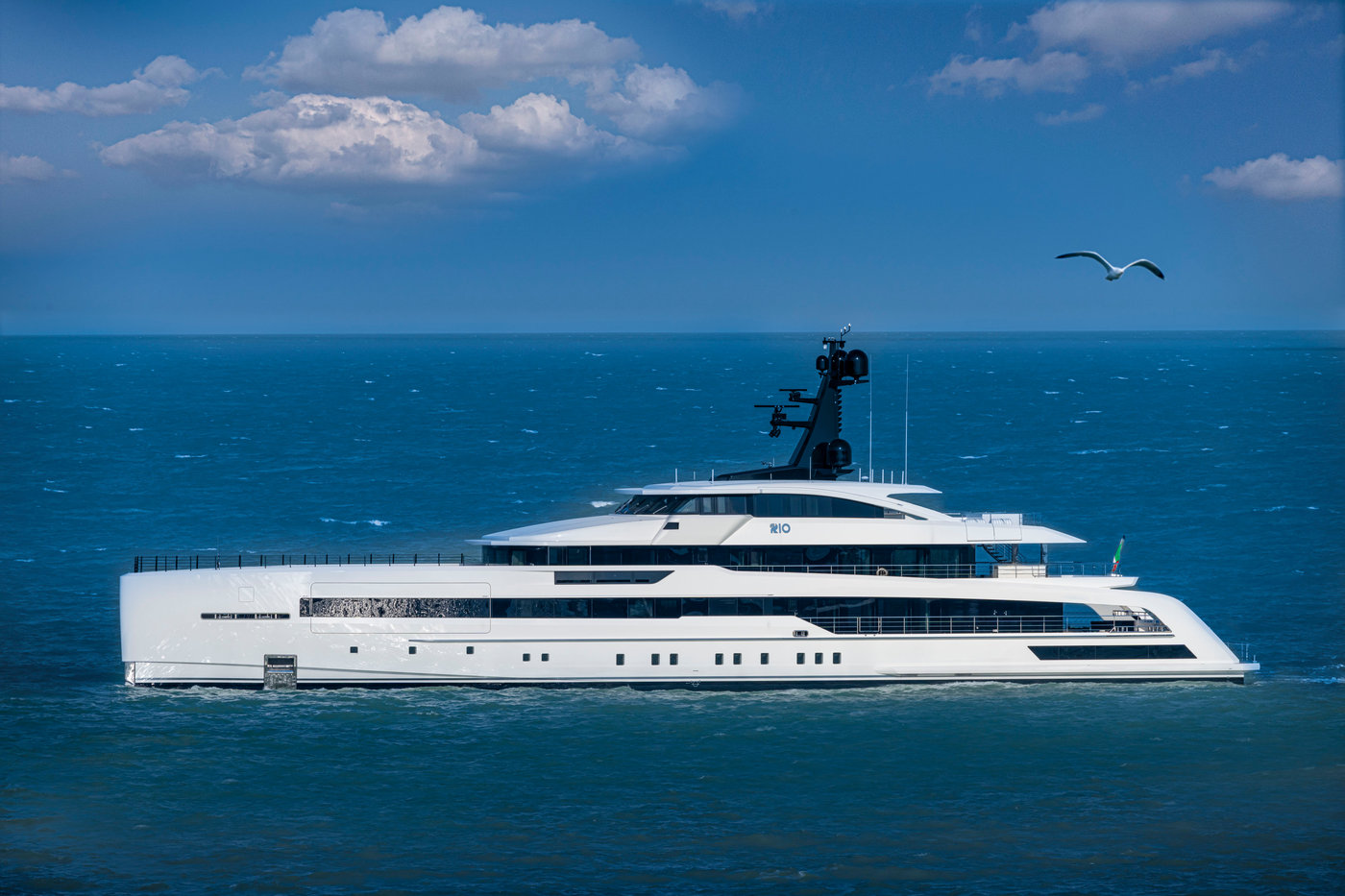 Siêu du thuyền CRN M/Y RIO hoàn thành xuất sắc chuyến đi thử nghiệm đầu tiên trên biển