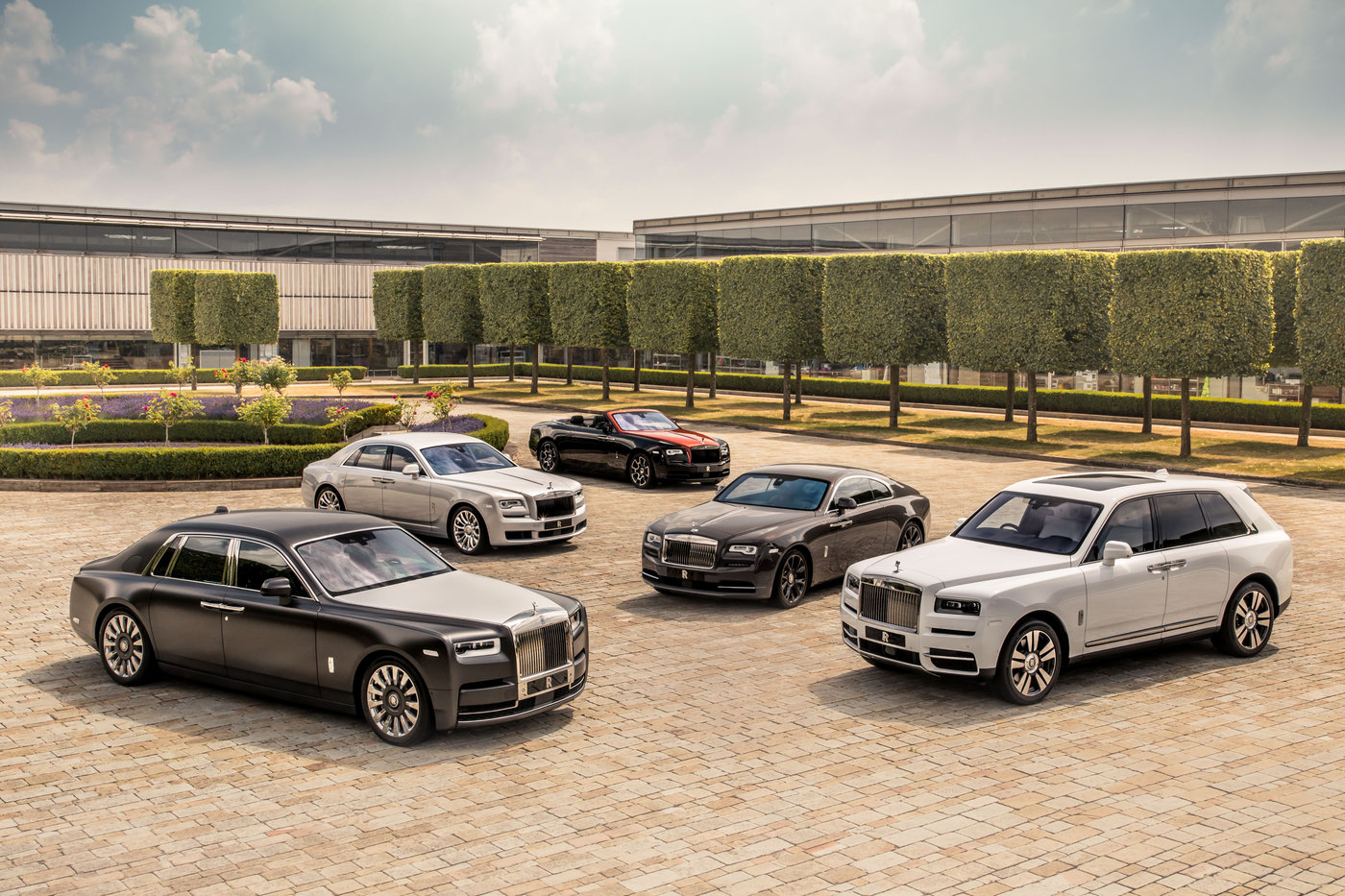 Rolls‑Royce – "hai công ty, một tên gọi", bí mật ẩn giấu nay được giãi bày