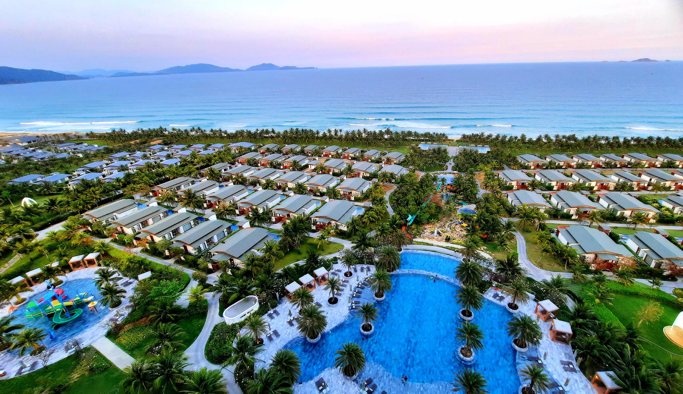 Tận hưởng kì nghỉ thư giãn vào hè bên bờ biển tại Mövenpick Resort Cam Ranh