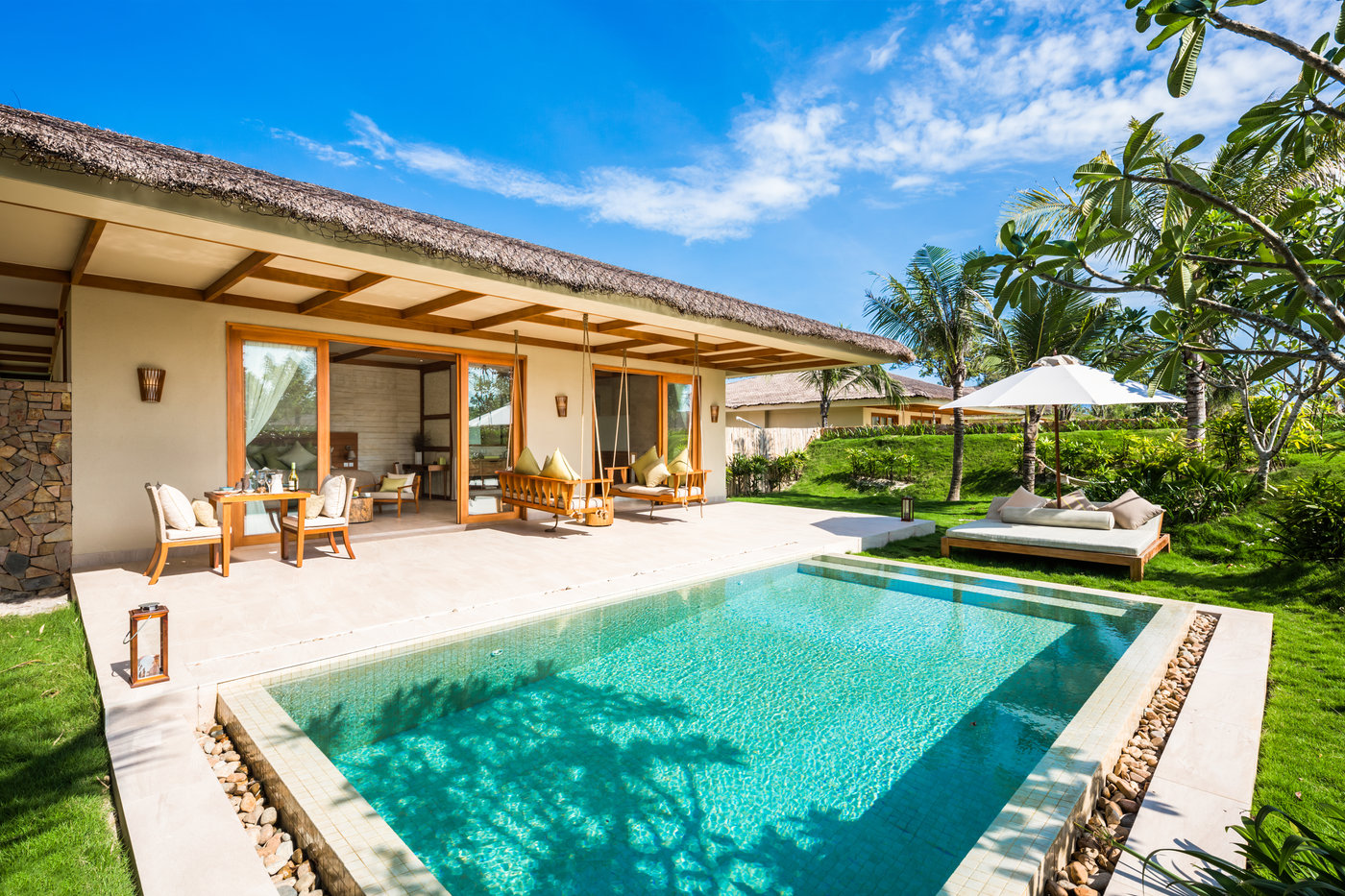 Mùa hè đầy sắc màu với những trải nghiệm độc đáo tại khách sạn và resort Fusion