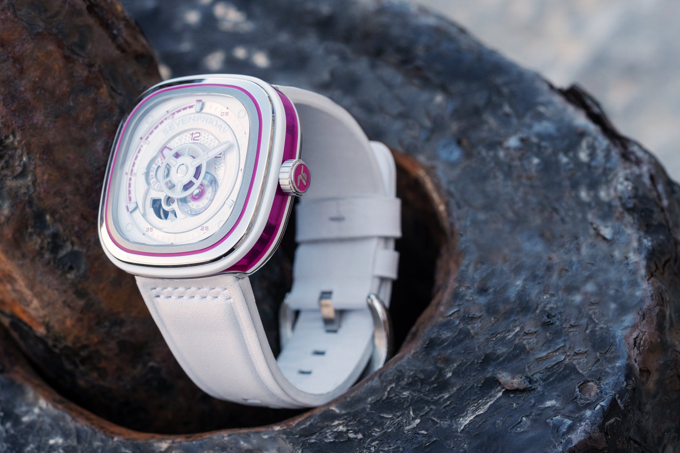 Chào đón mùa hè nóng bỏng với SevenFriday P3C/10 – P3C/12 “Beach Club”