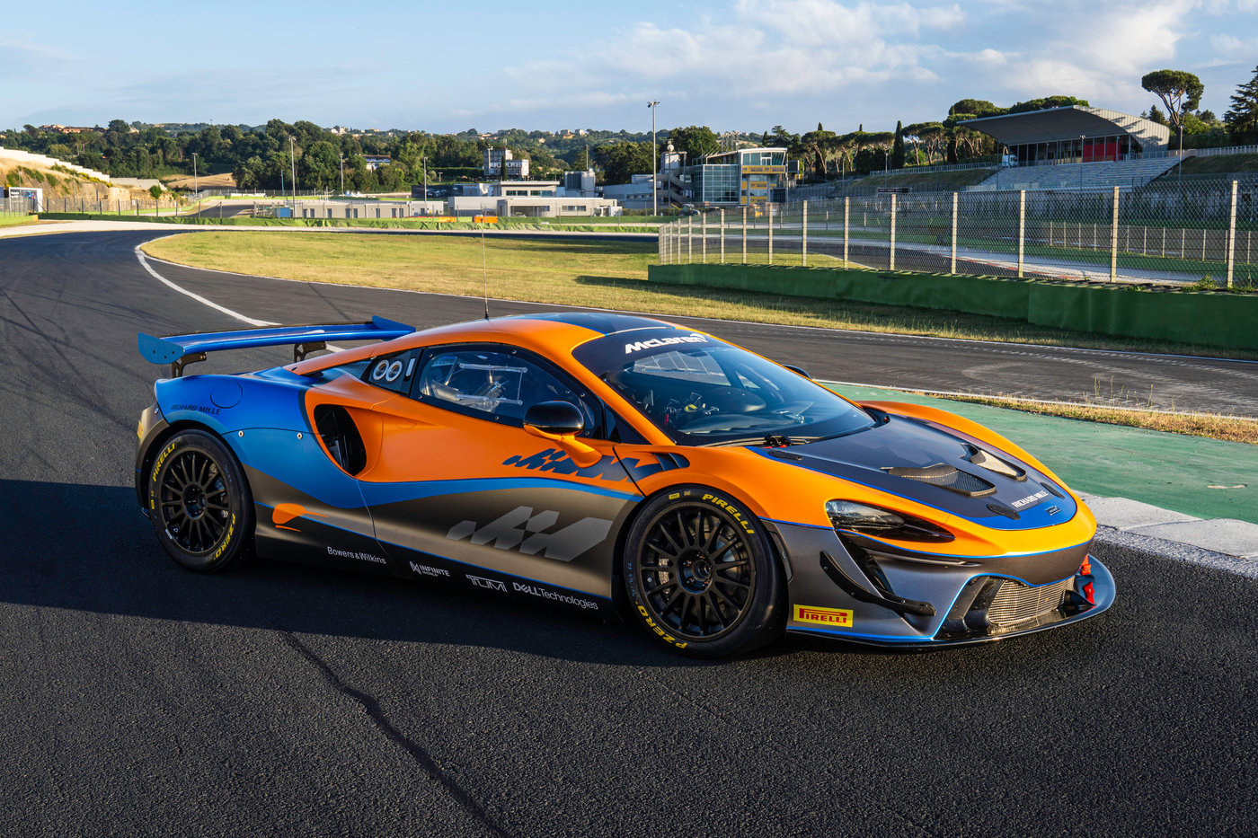 McLaren Artura GT4 ra mắt toàn cầu tại Goodwood Festival of Speed 2022