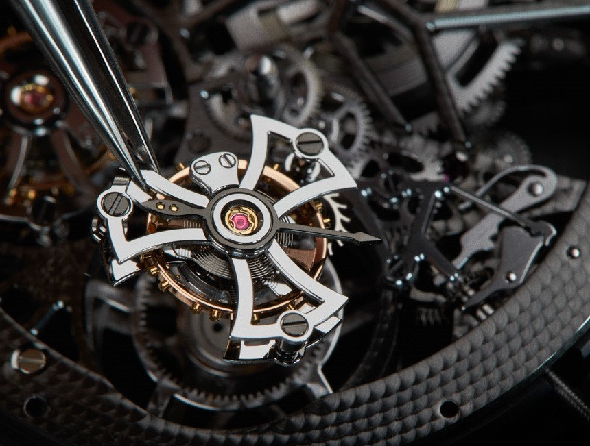 “Huyền thoại” Geneva Seal vs. thương hiệu Roger Dubuis – mối liên kết đẳng cấp