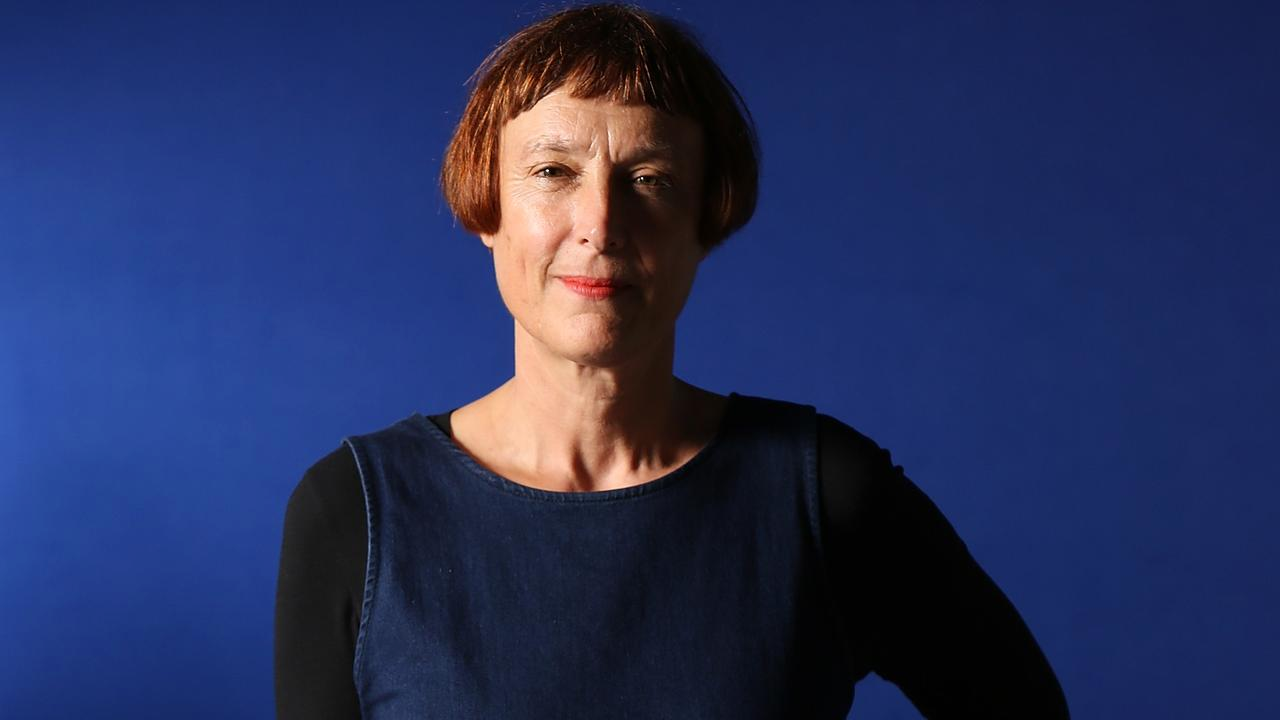 Ngung-dong-mot-vu-no—tac-pham-sắp-dặt-ve-su-huy-hoai-va-ky-uc-của-Cornelia-Parker