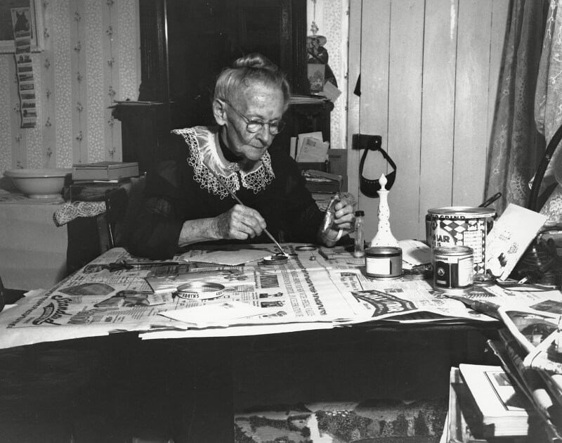 Grandma Moses trở thành hoạ sĩ năm 78 tuổi với những bức tranh giàu hoài niệm