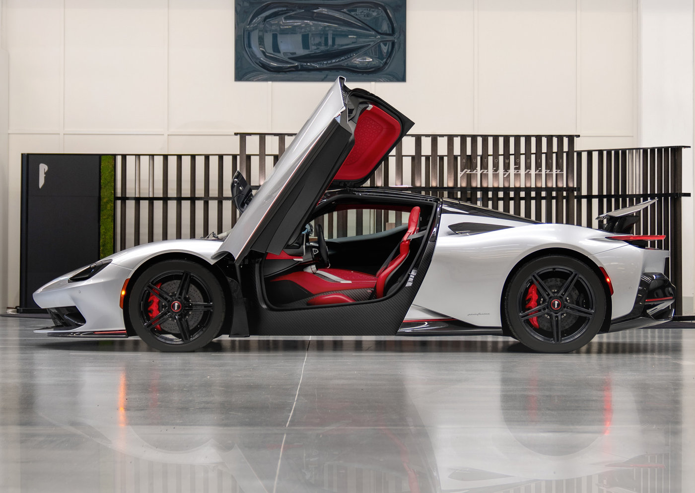 Siêu xe điện Pininfarina Battista đầu tiên đã chính thức có mặt trên đất Mỹ