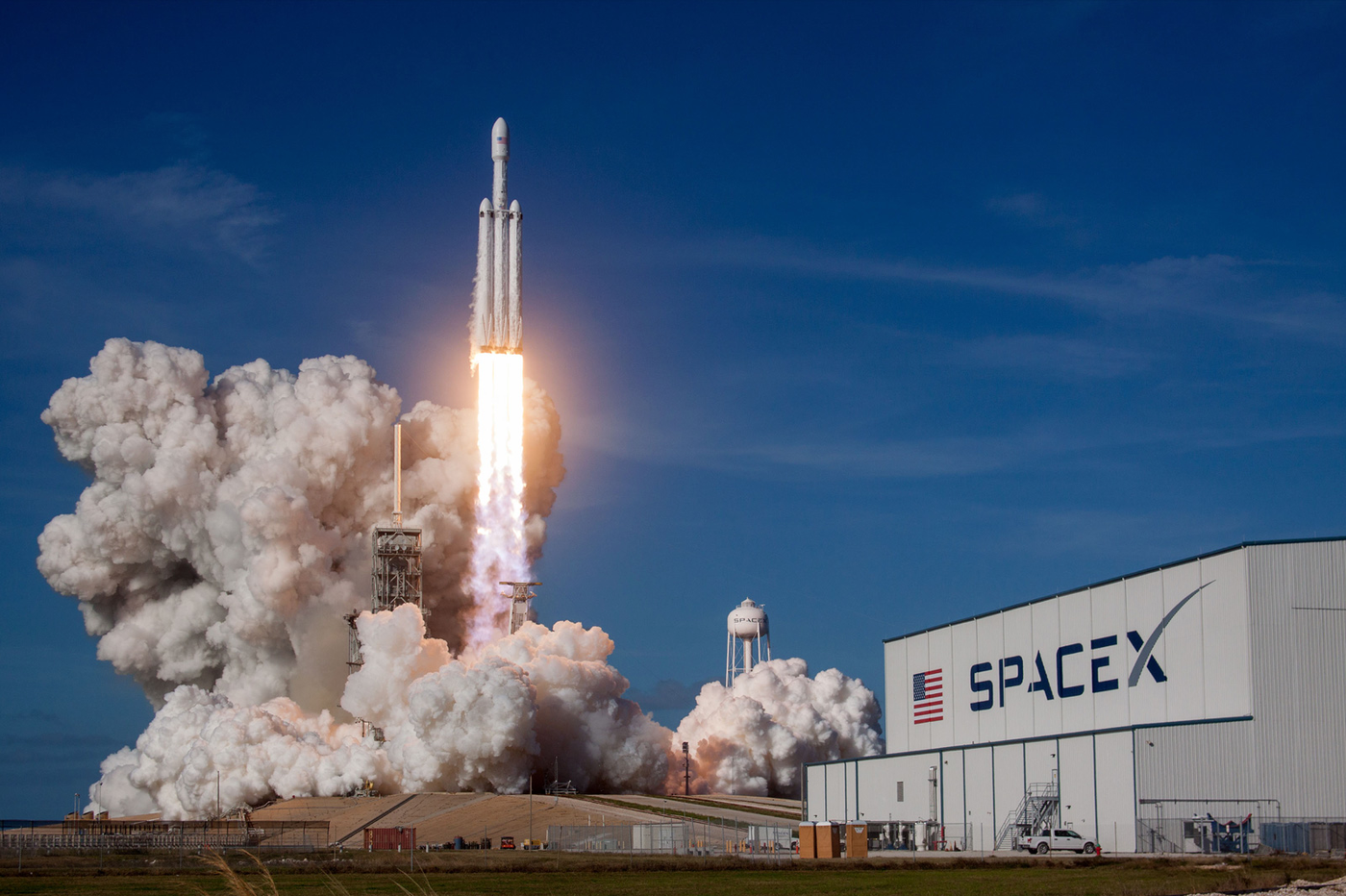 FCC cấp phép cho SpaceX để triển khai 7.500 vệ tinh Starlink thế hệ mới