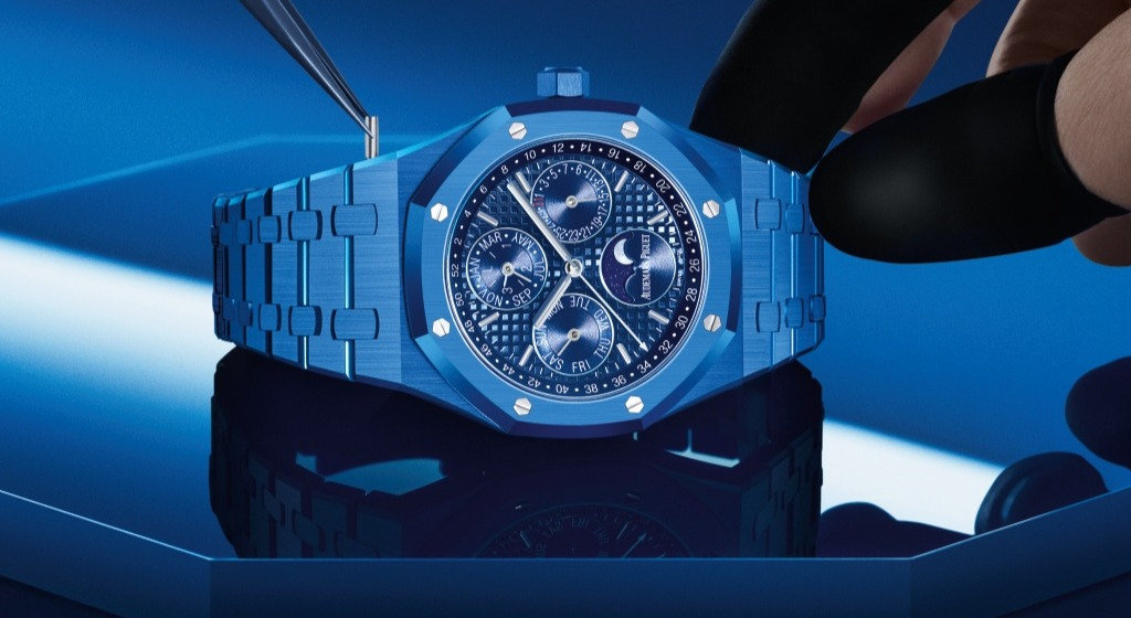 Royal Oak Perpetual Calendar từ Ceramic Xanh dương mới của Audemars Piguet