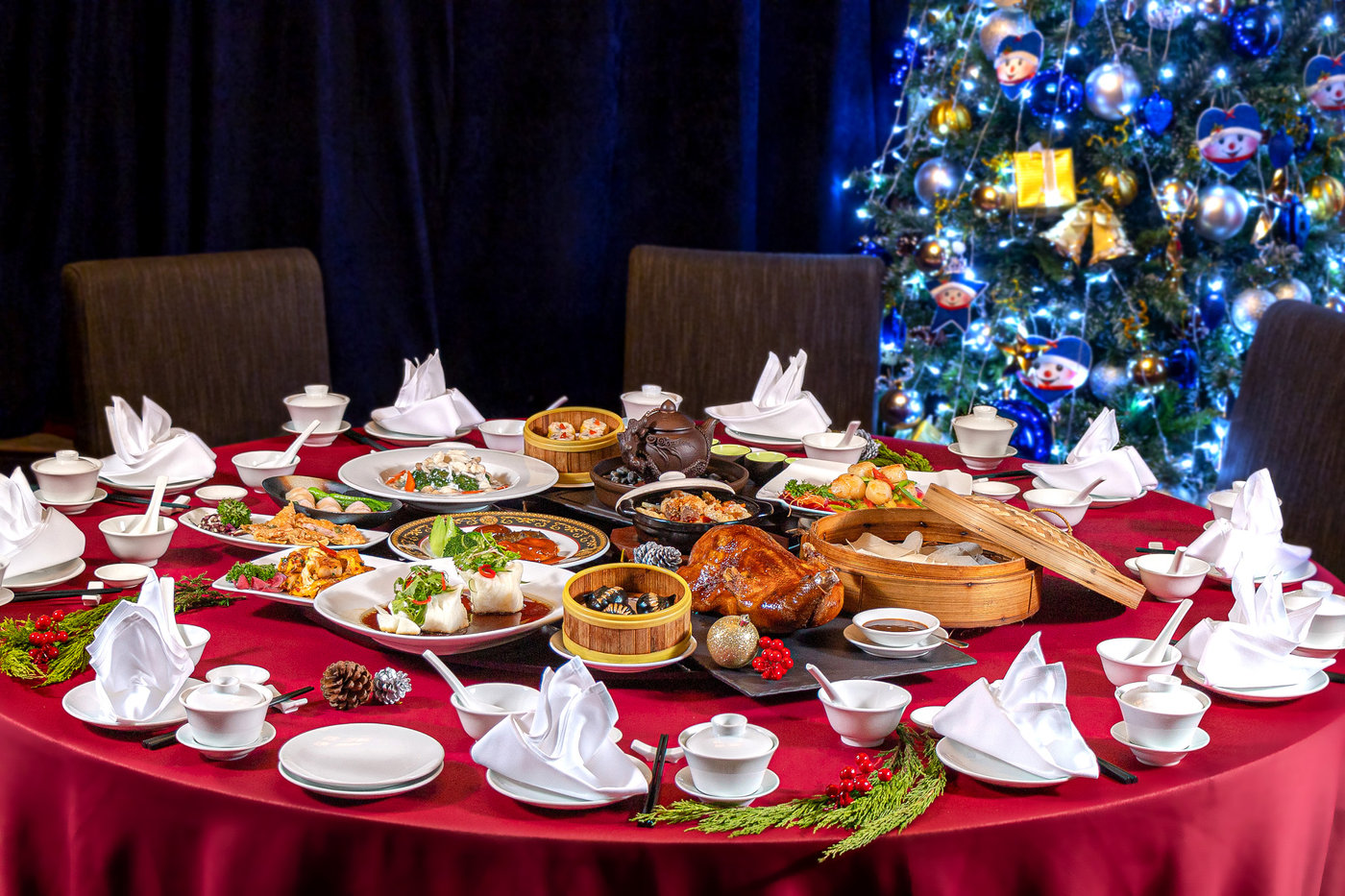 Tận hưởng không khí lễ hội rộn ràng tại Sheraton Saigon và Capella Hanoi