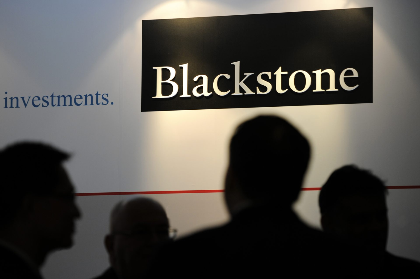 Tập đoàn Blackstone quyết định ngăn nhà đầu tư rút 71 tỷ đô la khỏi REIT