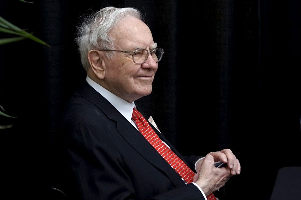 Warren Buffett cảm thấy lạc quan về các khoản đầu tư tại Nhật Bản
