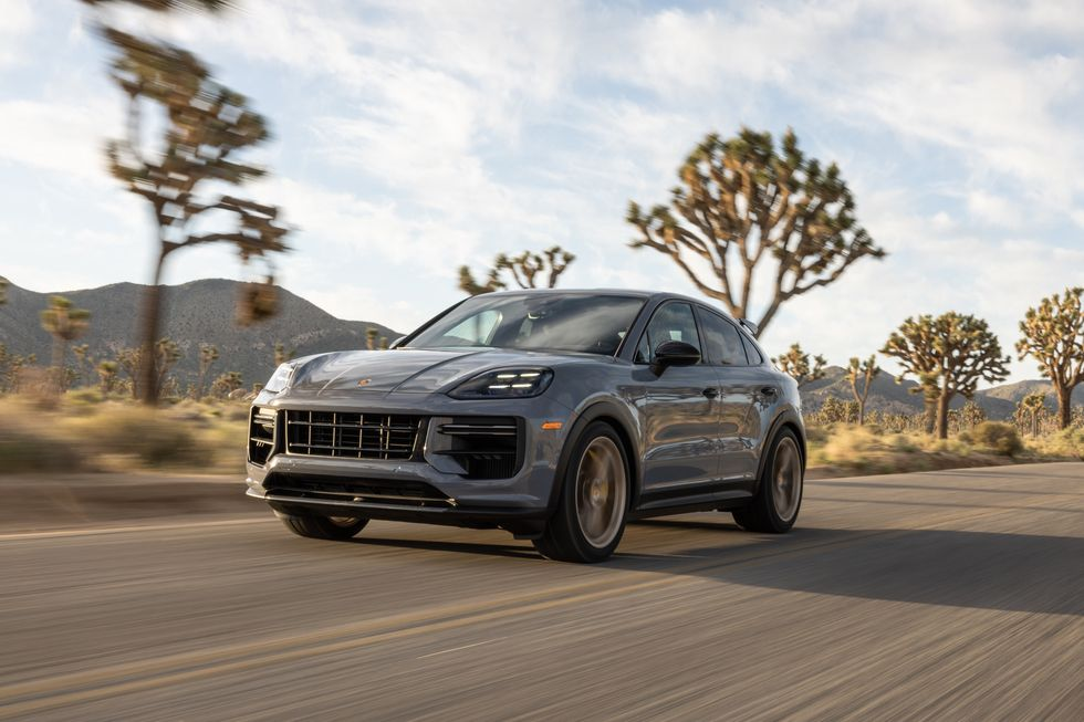 Porsche 2024 nâng tầm công thức dòng SUV Cayenne S và Turbo GT