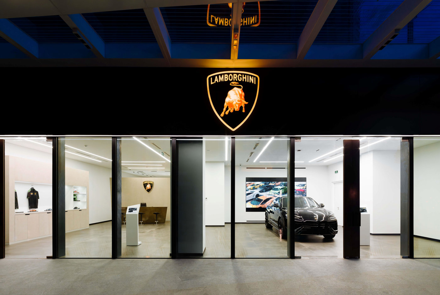 Cận cảnh showroom mới – không gian đương đại đẳng cấp của Lamborghini HCMC