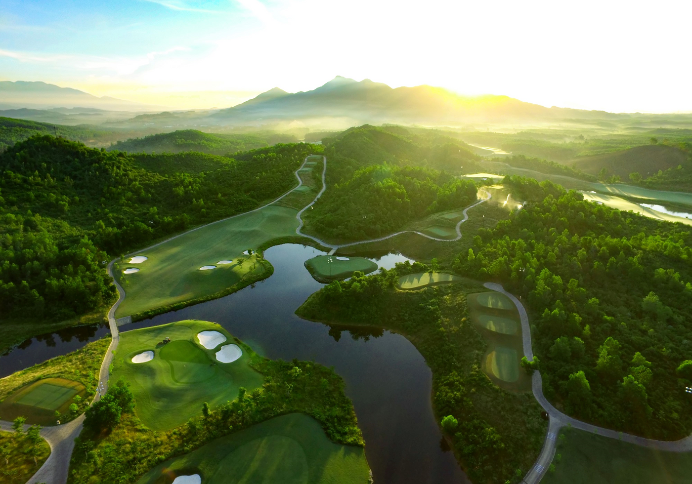 Top 100 khu nghỉ dưỡng golf hàng đầu thế giới vinh danh 2 sân golf miền Trung