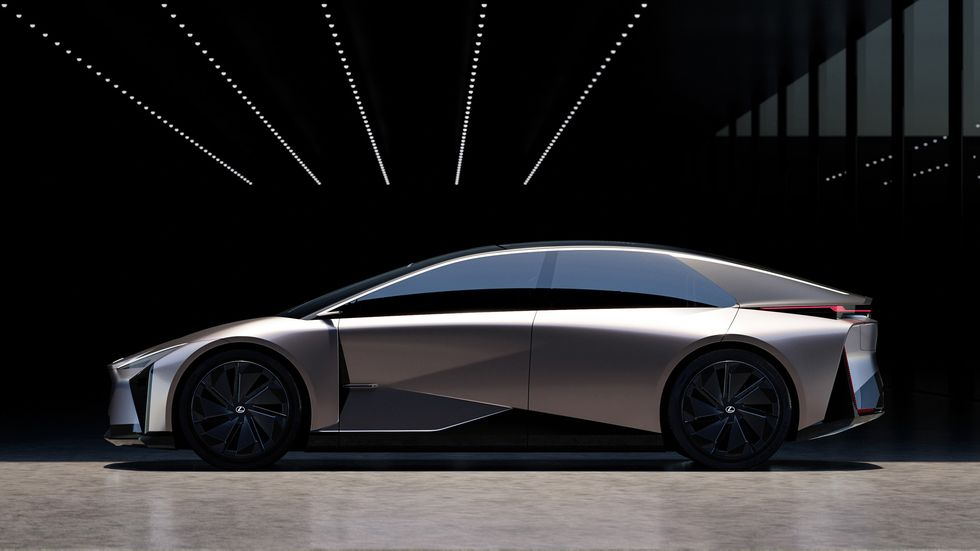 Lộ diện mẫu concept SUV Lexus LF-ZC chạy điện siêu sang tích hợp công nghệ AI