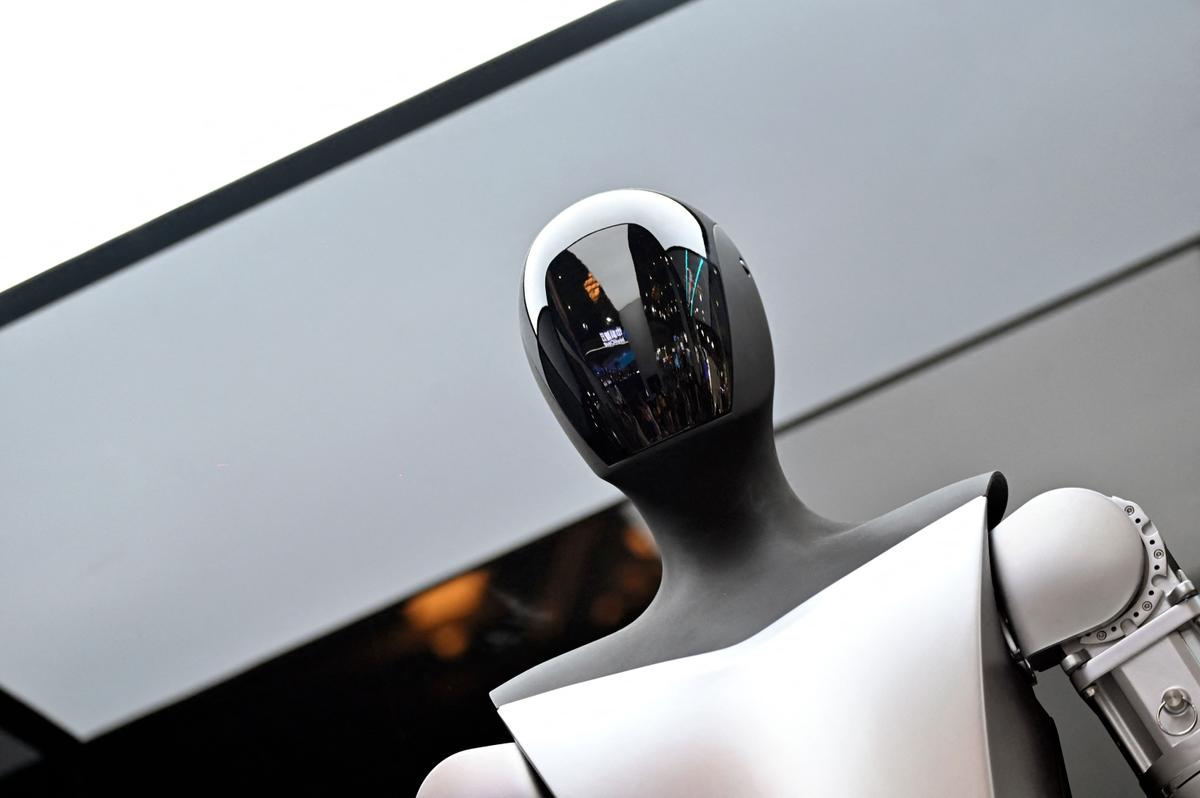 Trung Quốc đặt mục tiêu phát triển thành công robot hình người vào năm 2025