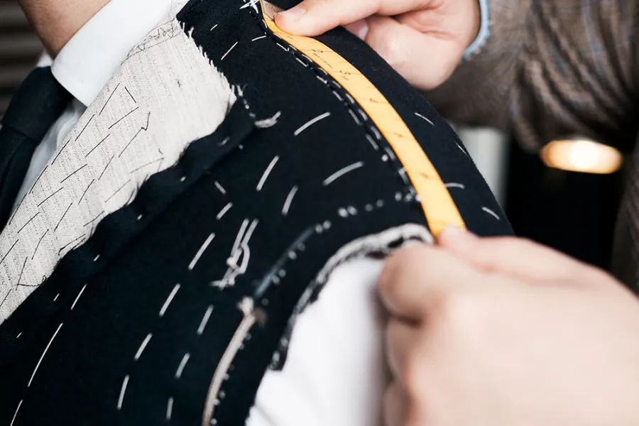 Nghệ thuật bespoke suit: Sự kết hợp của vải vintage quý hiếm và thợ may tài ba