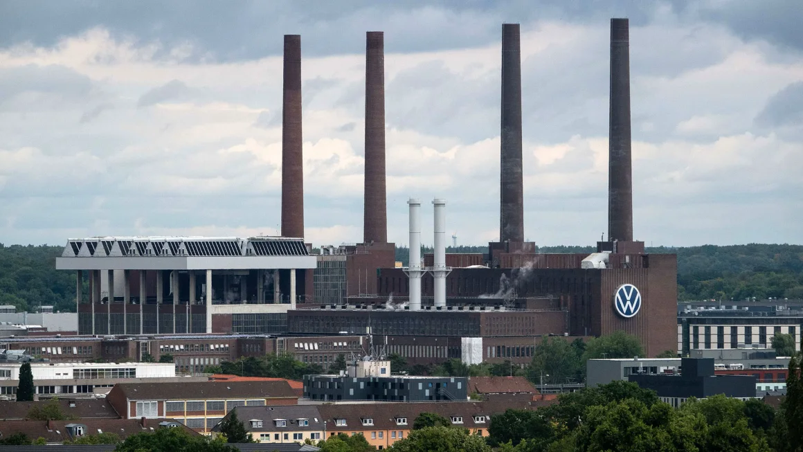 Volkswagen đang dần thất thế trong cuộc đua thống lĩnh thị trường xe điện