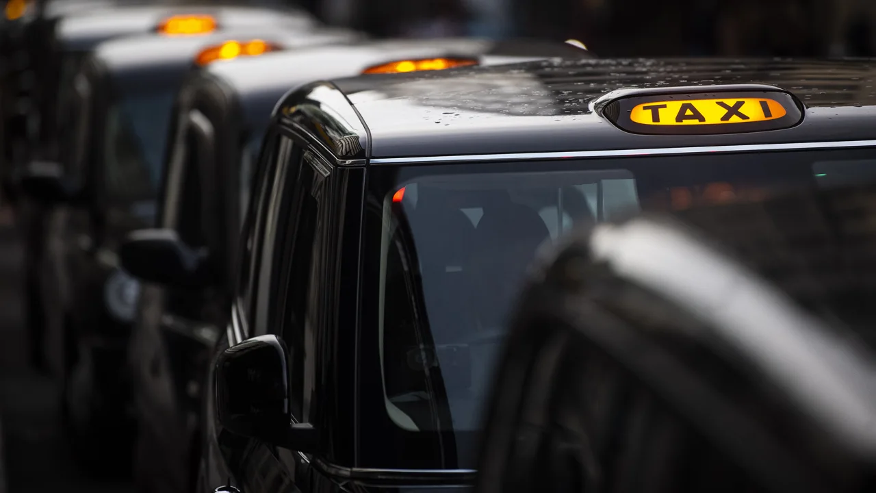 Uber và taxi Black Cab London bắt tay hợp tác sau nhiều năm đối đầu