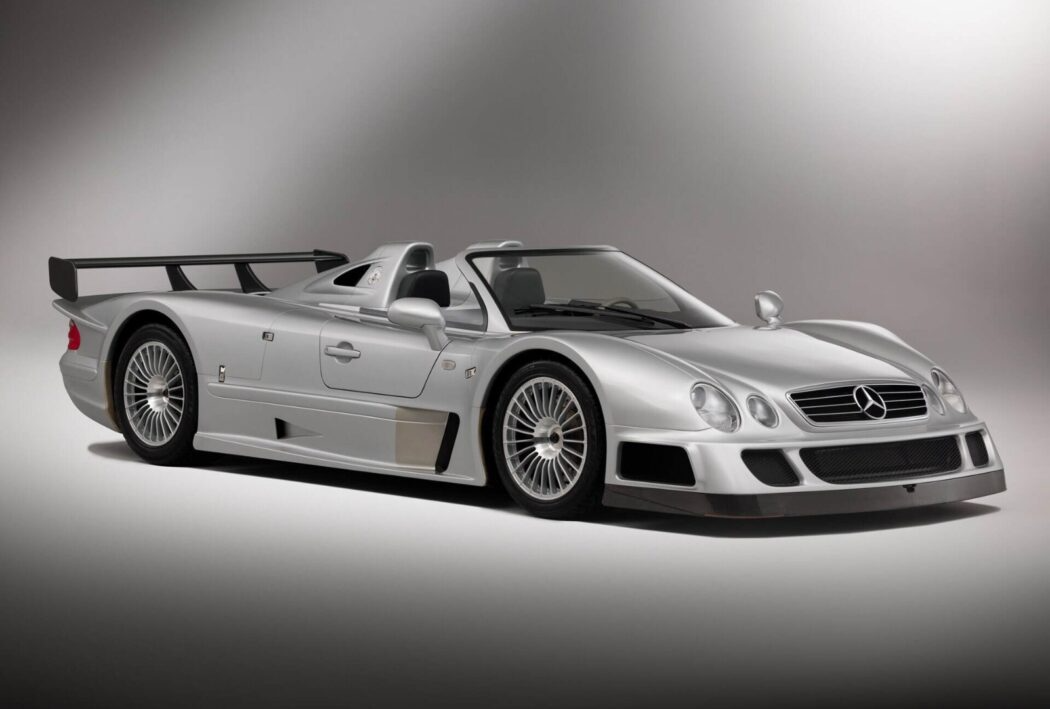 "Chim ưng" Mercedes CLK GTR Roadster 622 mã lực – cỗ máy V12 giá gần 11 triệu USD