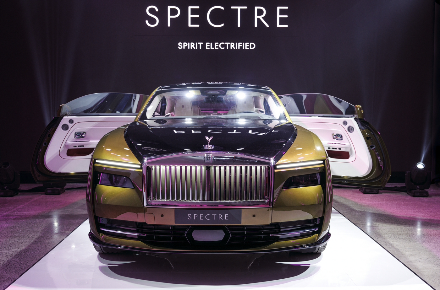 Spectre – Mẫu coupé thuần điện đầu tiên của Rolls-Royce xuất hiện tại Việt Nam