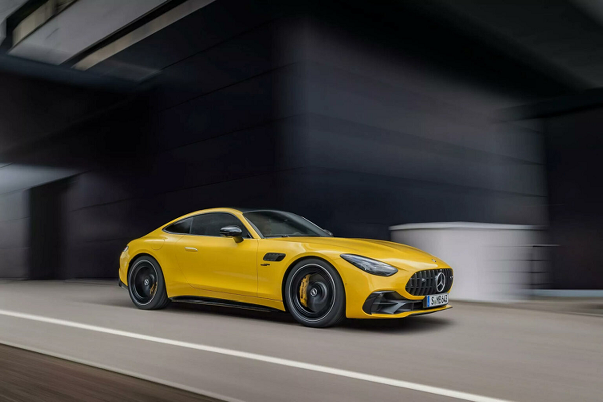 Trải nghiệm cảm giác lái đầy phấn khích cùng xe thể thao Mercedes-AMG GT 43 Coupé