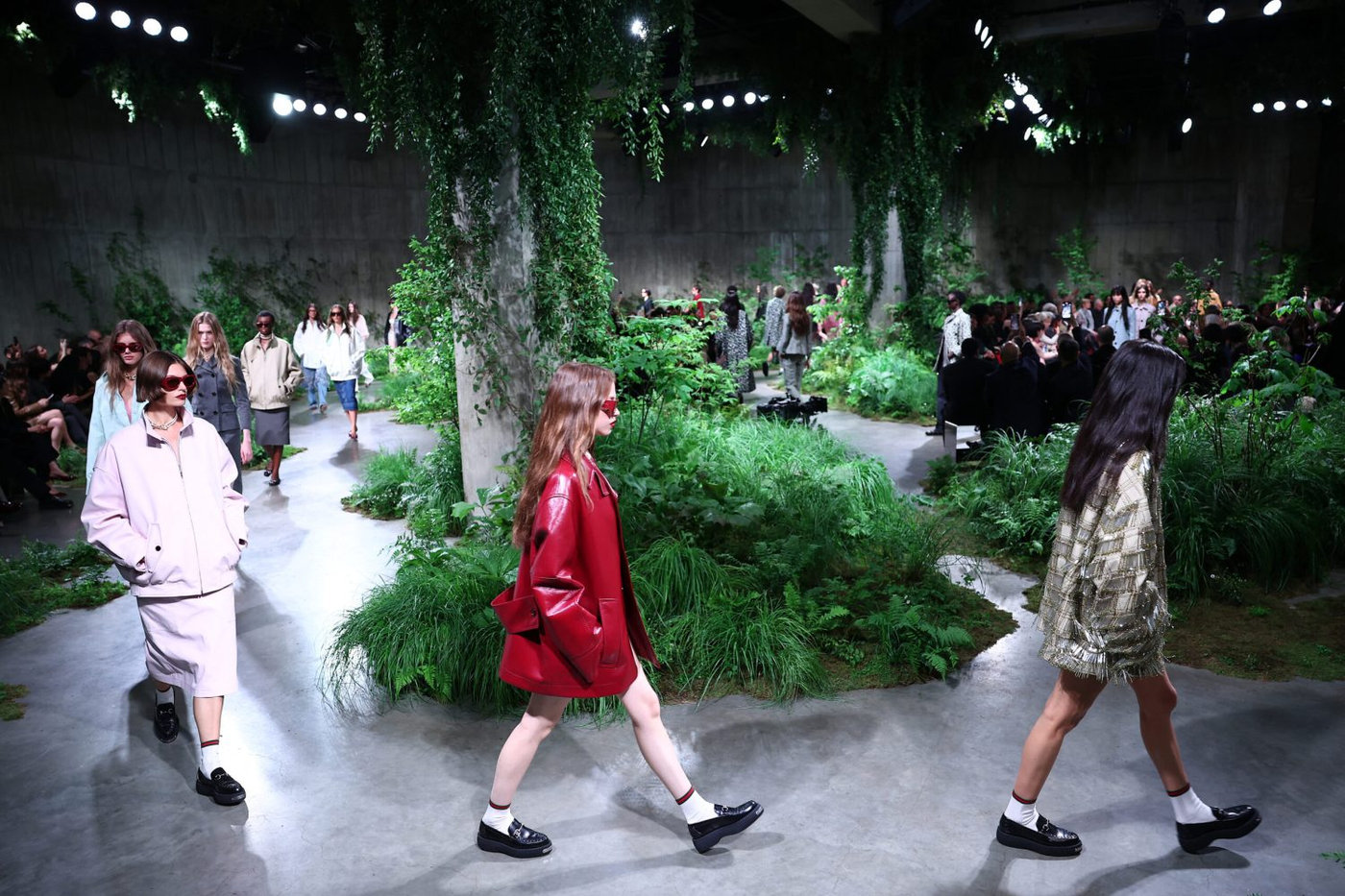BST Gucci Cruise 2025: Ký ức hoài niệm về London lãng mạn và thanh lịch