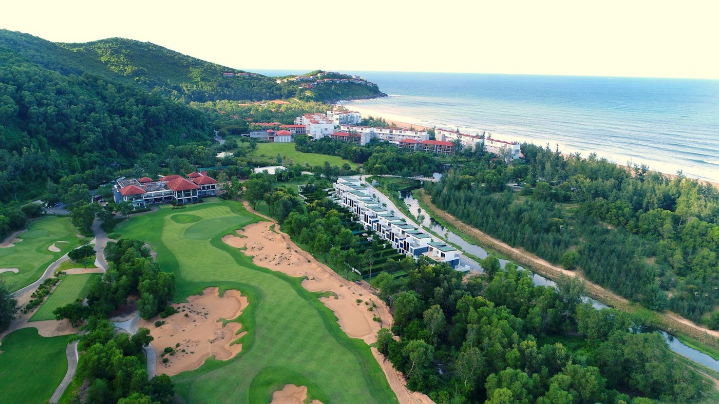 Khám phá những trải nghiệm quyến rũ trong và ngoài sân cỏ tại các sân golf Miền Trung