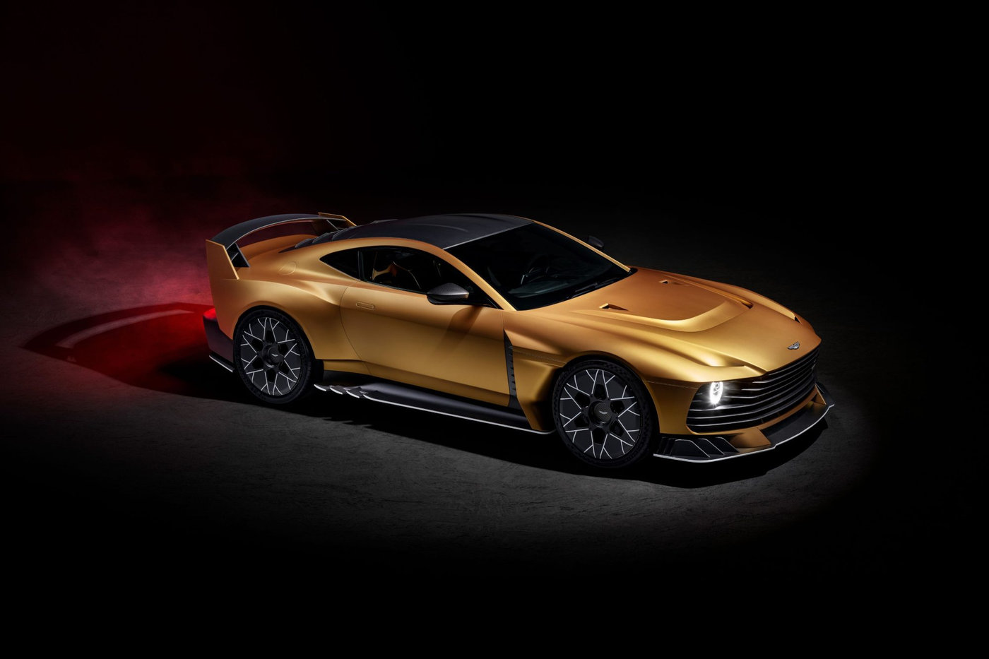 Siêu phẩm Aston Martin Valiant: Kiệt tác đường đua dành cho tay lái đích thực