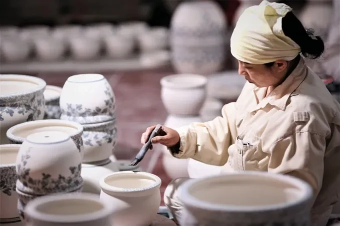 Số hóa và tự động hóa tạo nên nhiều thay đổi ở các làng nghề thủ công tại Hà Nội