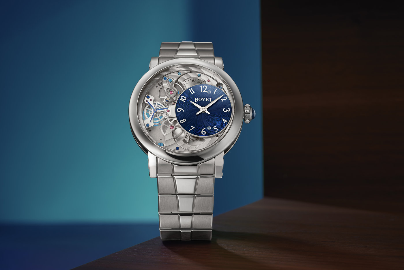Recital 12 – mẫu đồng hồ sở hữu dây đeo kim loại đầu tiên của thương hiệu BOVET 1822