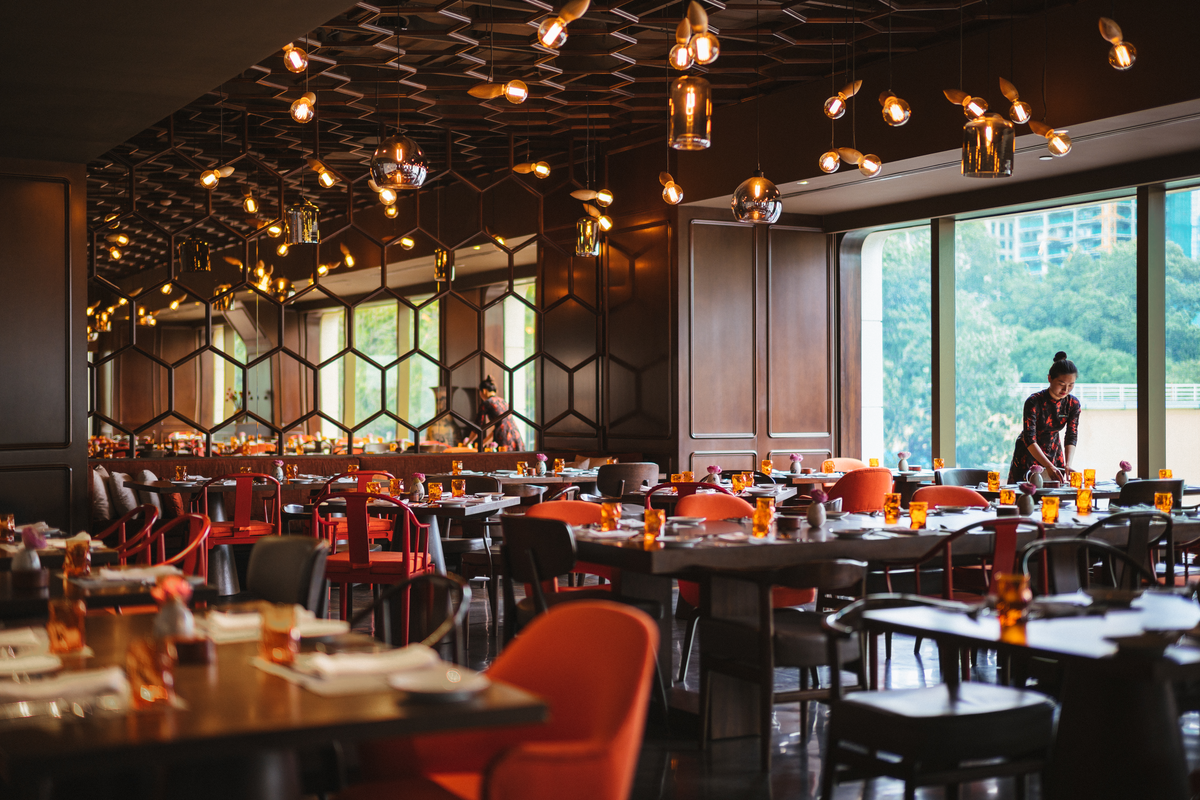 Khai trương The Straits Kitchen & Bar – Sedona Suites; Đại tiệc cua nồi đất tại Hôtel Des Arts