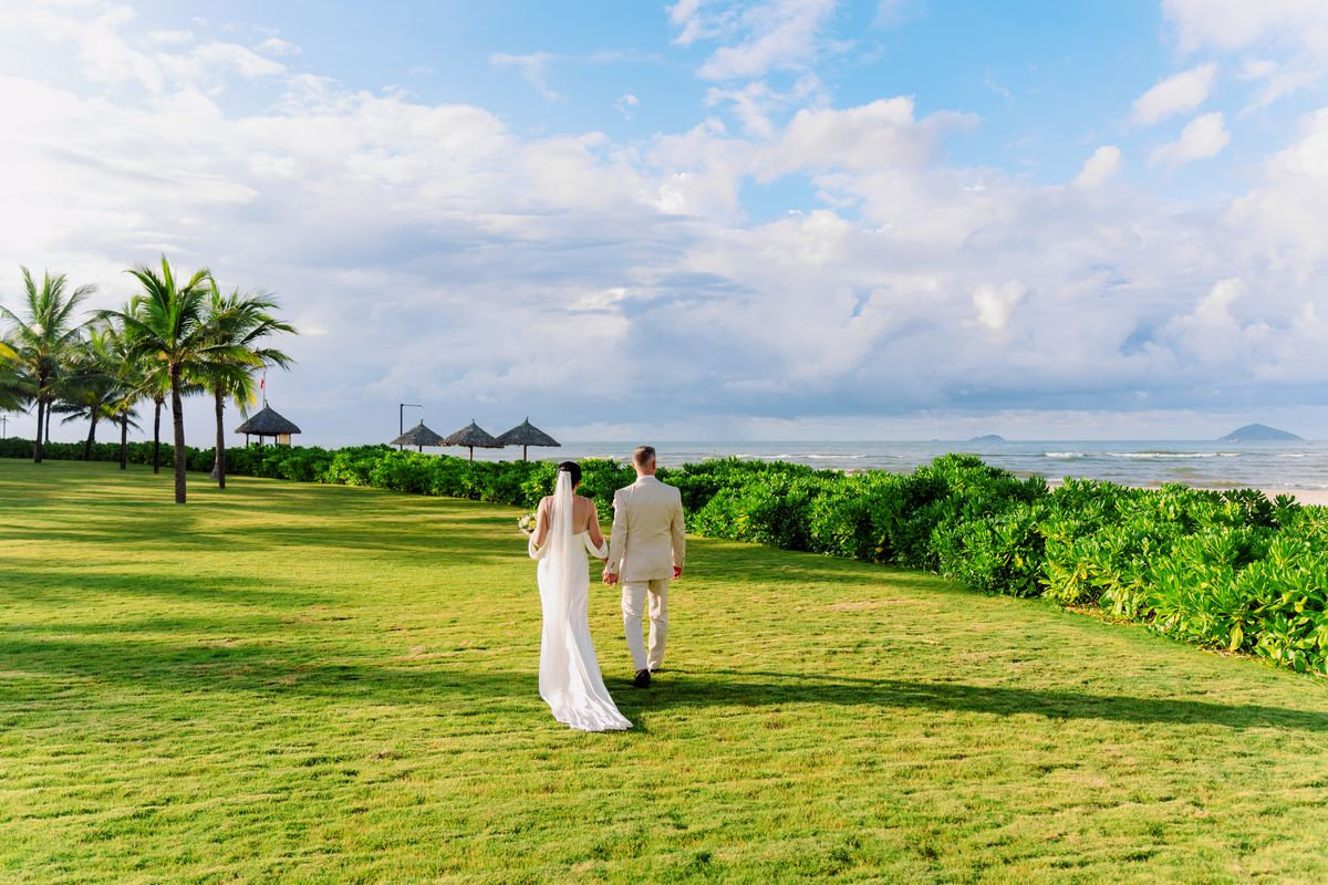 Trọn vẹn niềm vui ngày cưới cùng Renaissance Hoi An Resort & Spa bên bờ biển xanh